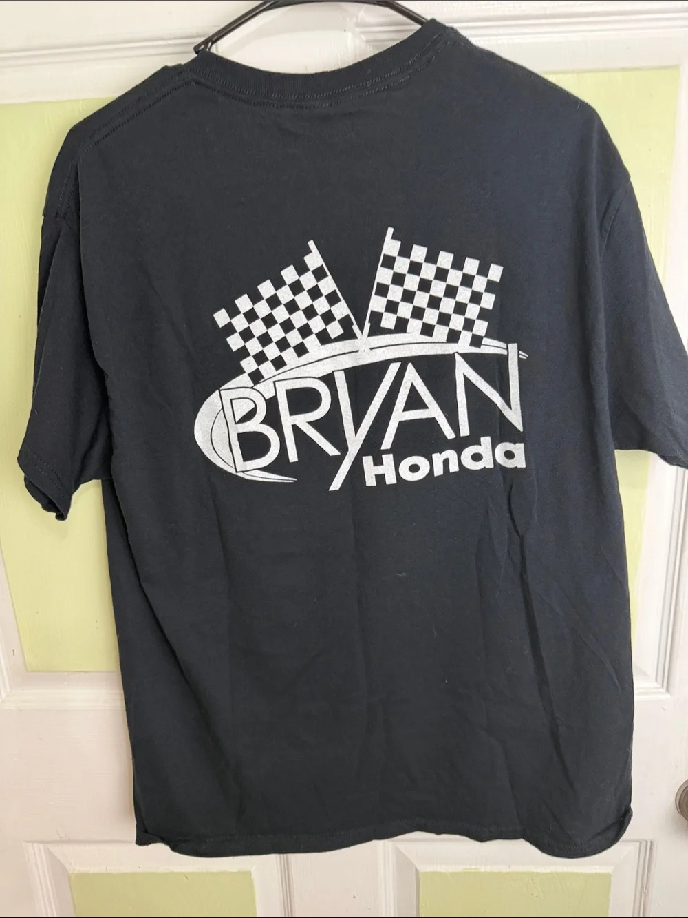 (2355) Gildan Black Tee with Red and White 5th Anniversary Graphic, Size: Large